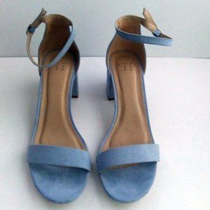 A new day velvet heels size 9.5